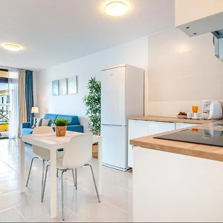 Апартаменты Comfortable Sea View *